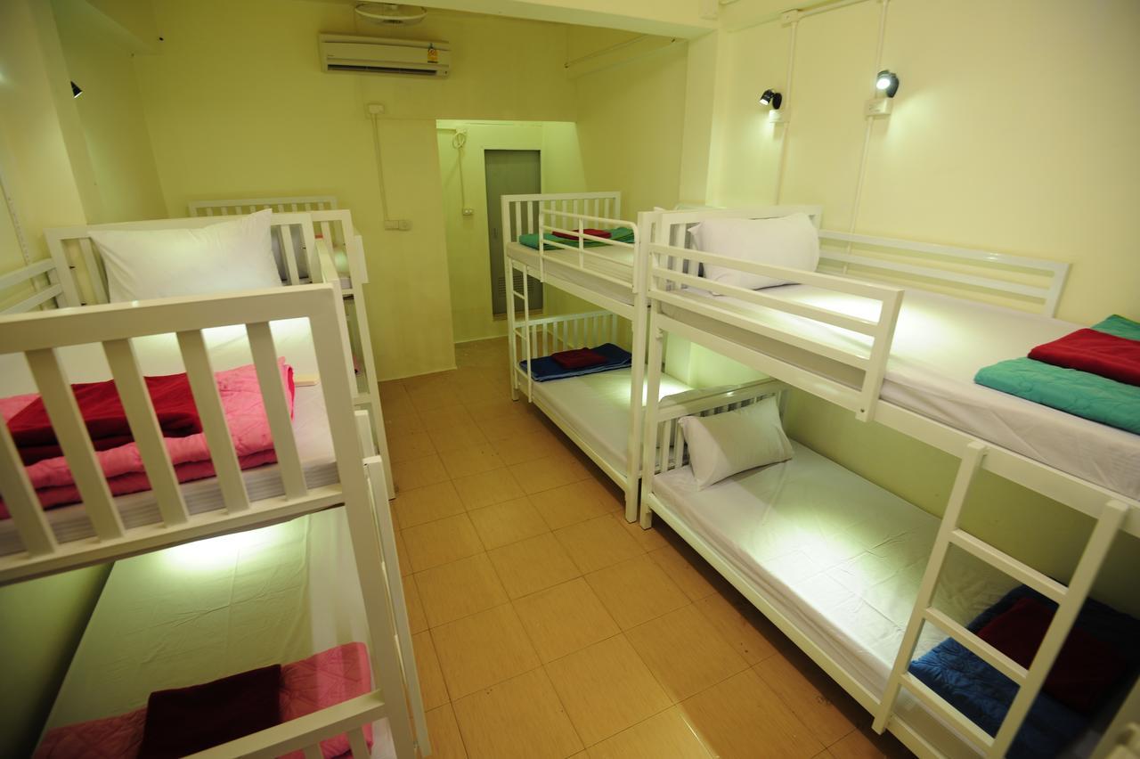 Phi Phi Bucket Hostel Exteriör bild